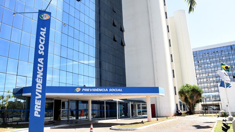 Aposentado com ação deve fazer as contas antes de aceitar acordo do INSS